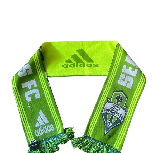 Adidas Green and White Seattle Sounders Scarf - Picture 1 of 8